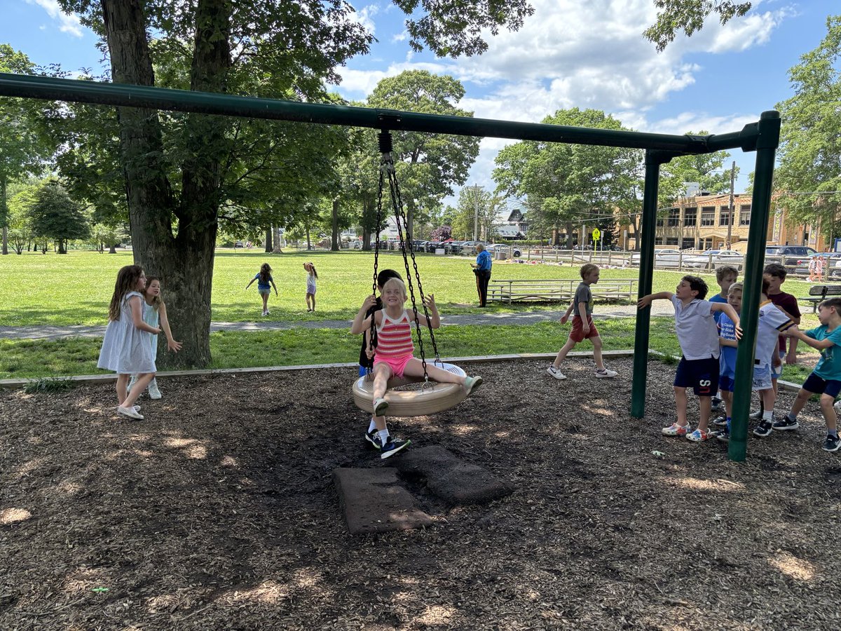 2ndGradeSickles tweet media