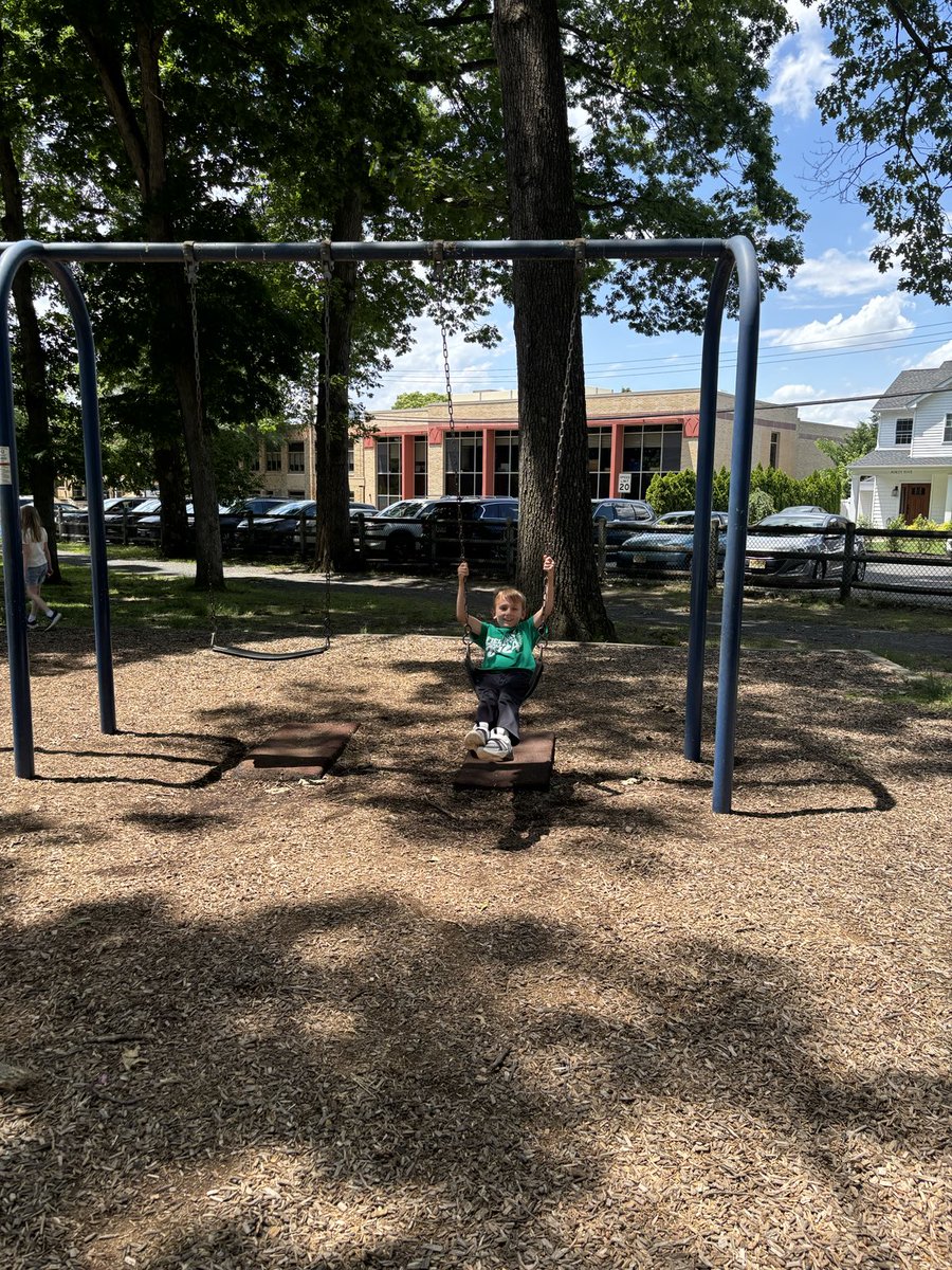 2ndGradeSickles tweet media