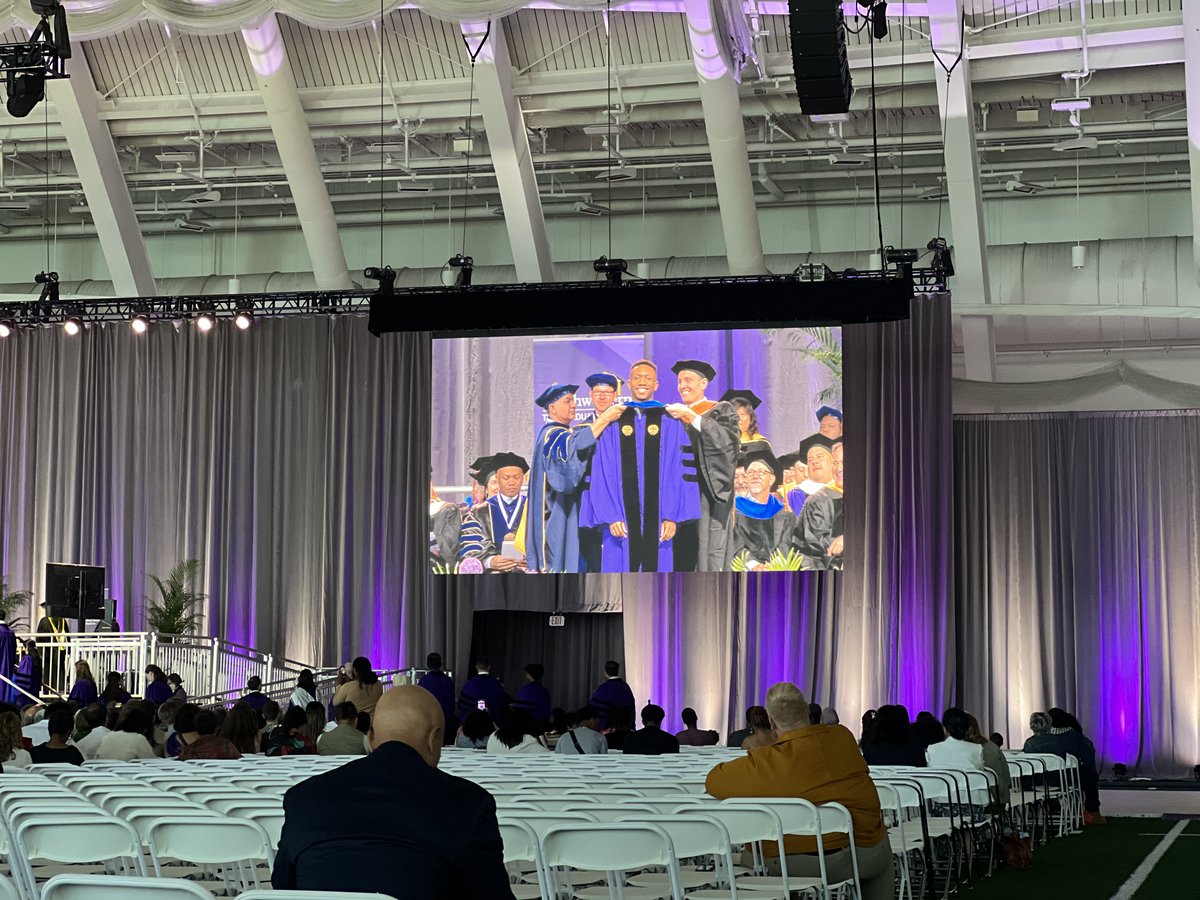 Congratulations! These talented graduates are ready to lead the way in scientific research and innovation! 🎓🧪 #NU2024 #chemtwitter