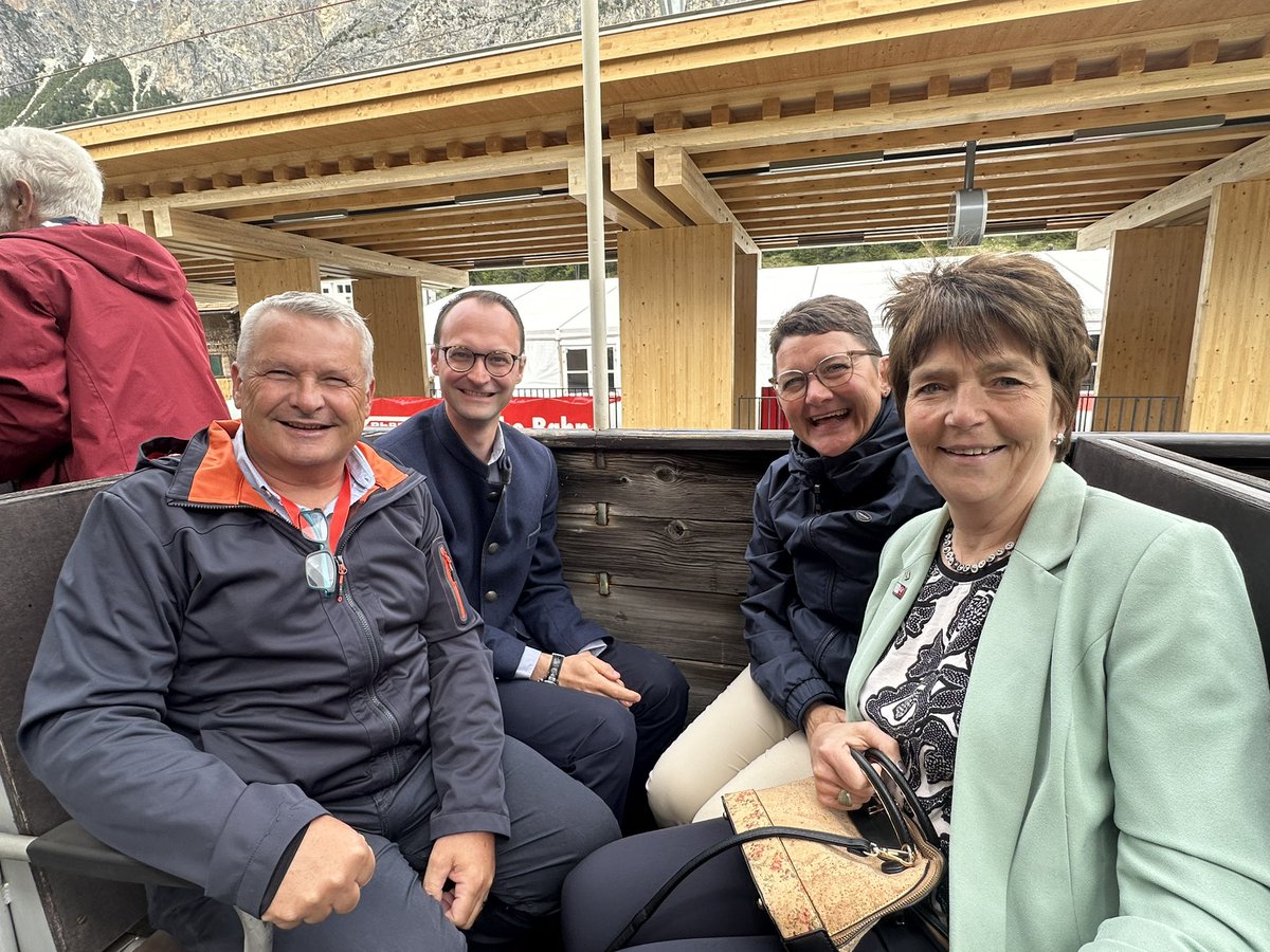 Reto Crameri (@cramerireto) on Twitter photo Erste Fahrt durch den neuen Albulatunnel mit politischen Weggefährten und Freunden - ein tolles Erlebnis! Angraztg fitg!
<a href="/M_Tomaschett/">Maurus Tomaschett</a> <a href="/rhaetischebahn/">Rhätische Bahn</a> Erste Fahrt durch den neuen Albulatunnel mit politischen Weggefährten und Freunden - ein tolles Erlebnis! Angraztg fitg!
<a href="/M_Tomaschett/">Maurus Tomaschett</a> <a href="/rhaetischebahn/">Rhätische Bahn</a>