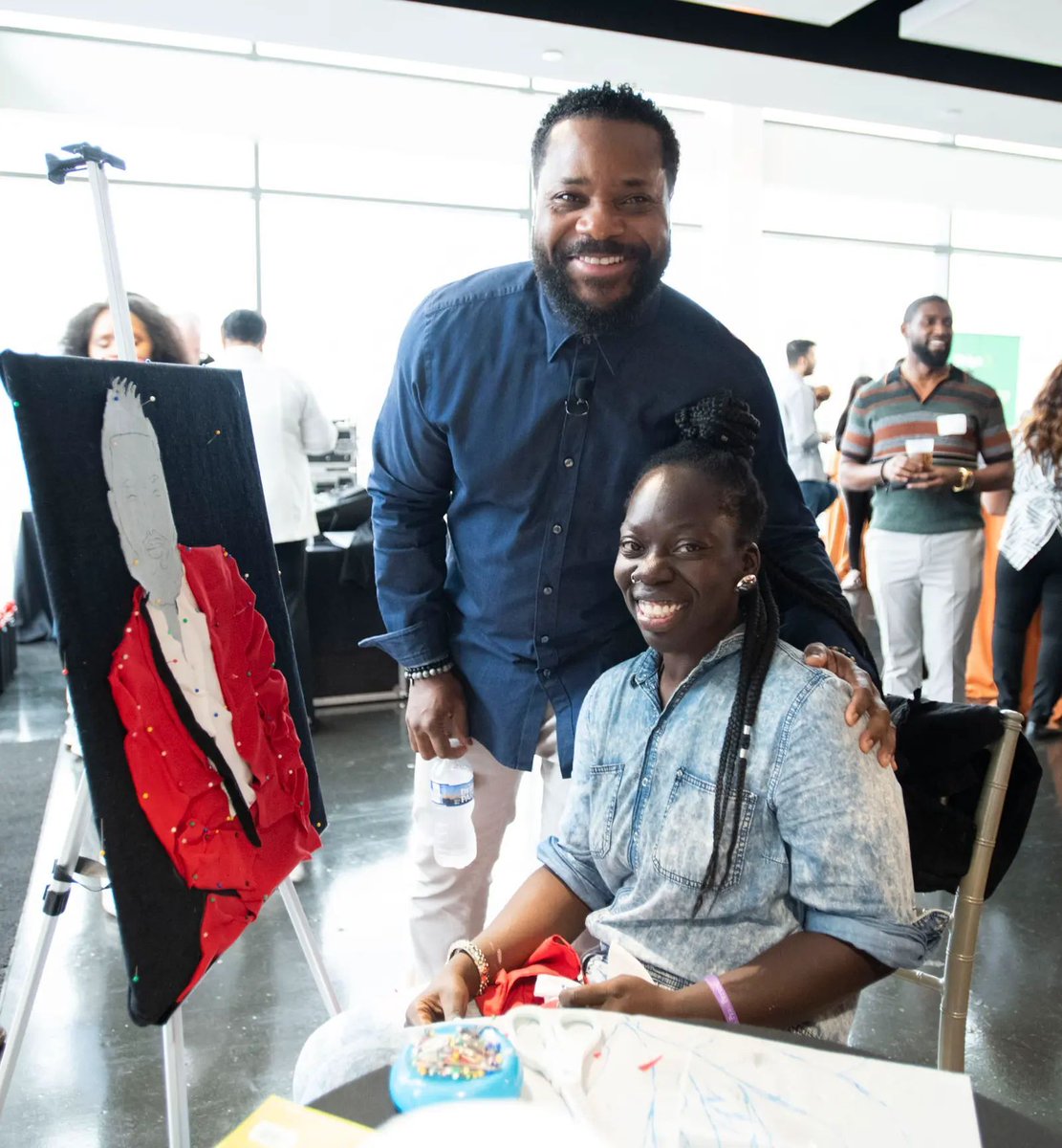 Nextplay_LIVE's tweet photo. @misslacystudios will be returning to Nextplay LIVE doing a live painting at our ATL Mixer on 6/12. Last year she did a live portrait of @malcolmjamalwar and we surprised him with it when he was off the stage. Excited to see her work next week! https://t.co/OYJ4QVDoN9