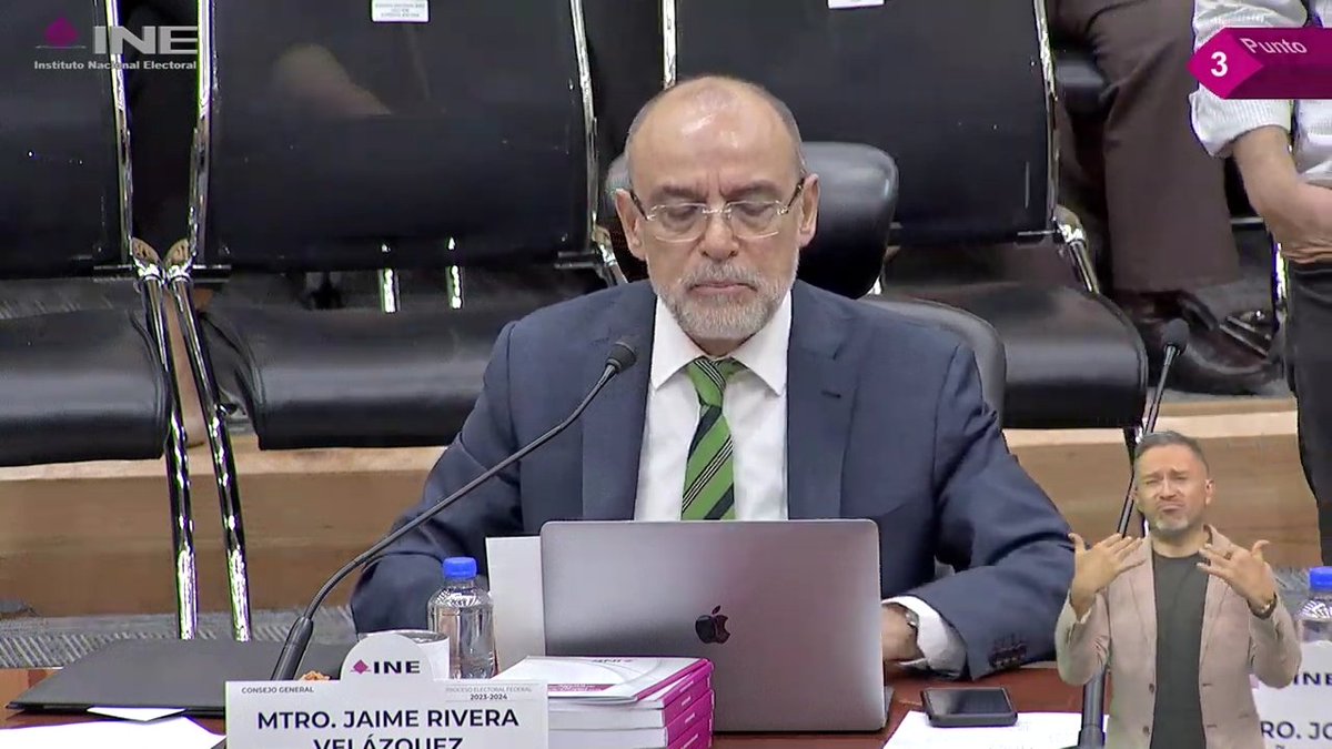 Que pena para #México,pero hoy en día para #Jalisco, acaba de decir el consejero Mtro. Jaime Rivera Velázquez en la sesión del <a href="/INEMexico/">@INEMexico</a> que la presidenta del OPLE en Jalisco ha recibido amenazas de muerte.
Esto me hace pensar que morena quiere por la fuerza y a la mala Jalisco.