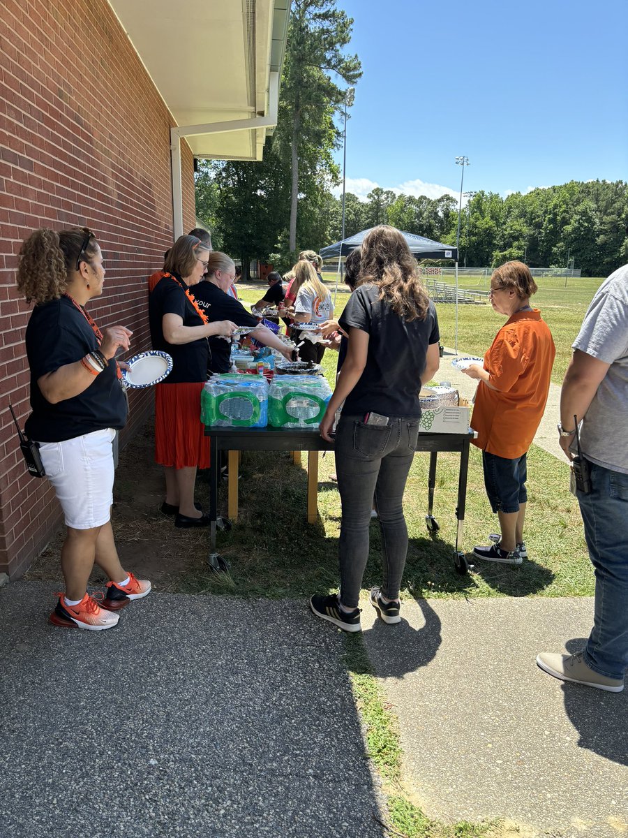 Ashley Shoun tweet media