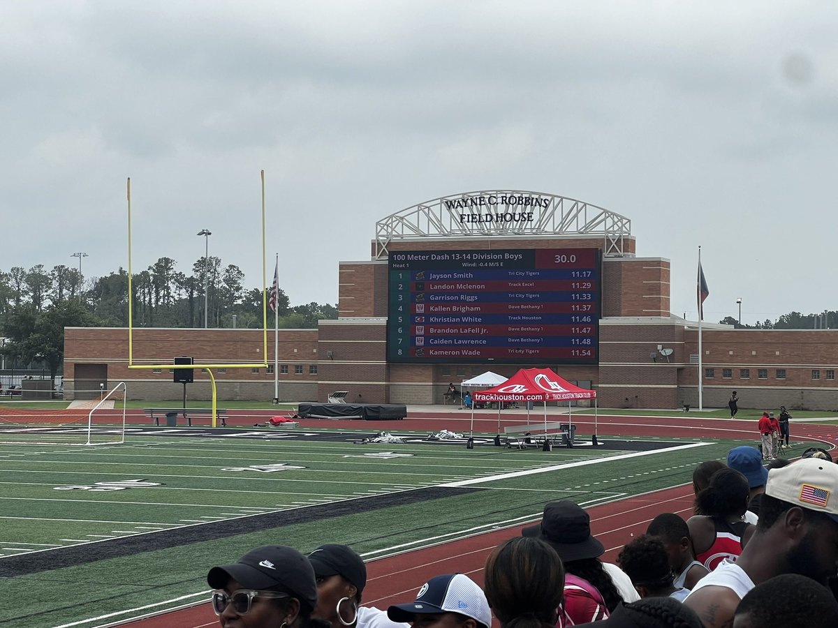 JaysonSmith2210's tweet photo. Came in 1st in the 100m race with a 11.17 this past Saturday. https://t.co/Pp9KVTHawL