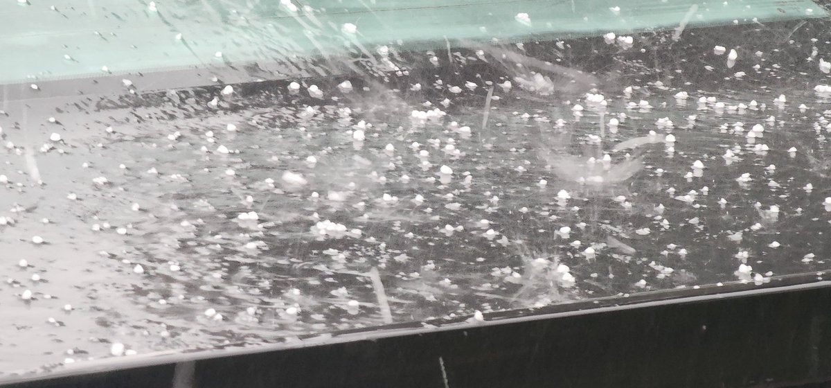 stondr's tweet photo. @MIHomeYGK Hail South of Sydenham https://t.co/BMGsu550tW