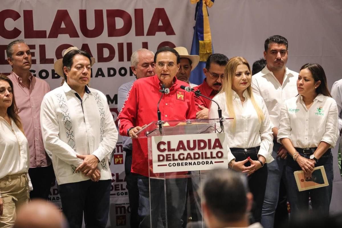 BenjaminRoblesM's tweet photo. En nombre del @PTnacionalMX asistí a la conferencia de prensa de la coalición Sigamos Haciendo Historia y le expresé a nuestra candidata Claudia Delgadillo el respaldo de todo el petismo nacional. Tremendo fraude el que quiere hacer aquí el gobernador Alfaro. https://t.co/U3S2V3qFEM