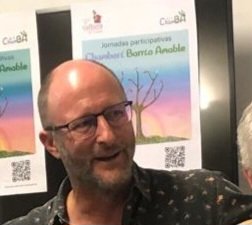 CasaChamberi's tweet photo. Gran charla y debate con @mfranco_uah sobre salud urbana. Hemos aprendido cuántas cosas influyen, las zonas verdes, la alimentación,  el cambio climático, el ruido, una sanidad más curativa que preventiva.
Ahora, nos toca al barrio organizado concretar propuestas. https://t.co/pmHZWCQ1qm