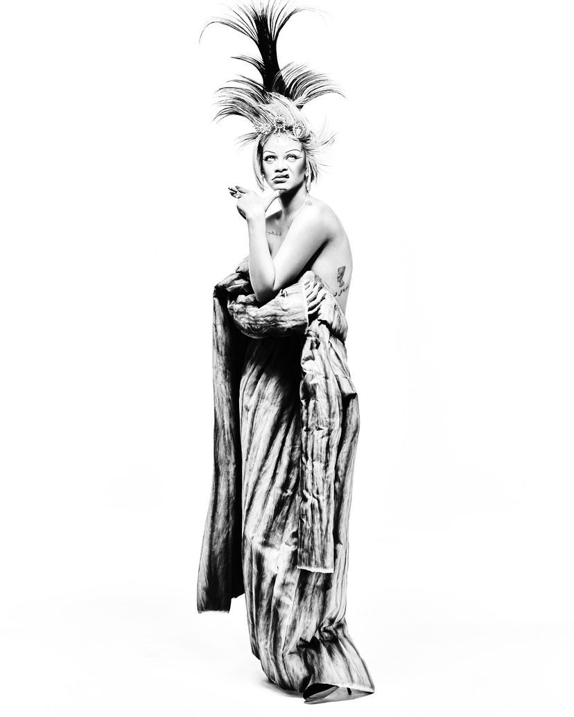 Rihanna Gallery tweet media