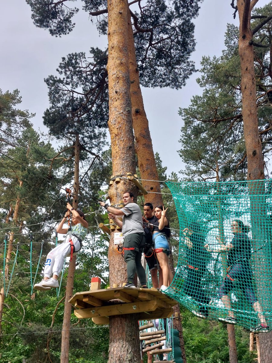 Giner_Segovia's tweet photo. Nuestro alumnado del #ProaPlus ha disfrutado de una jornada de convivencia en De Pino a Pino.
El Francisco Giner De Los Ríos Segovia es lo más!
#ConstruyendoGiner #love #diversidad https://t.co/T4Aw5HRFab