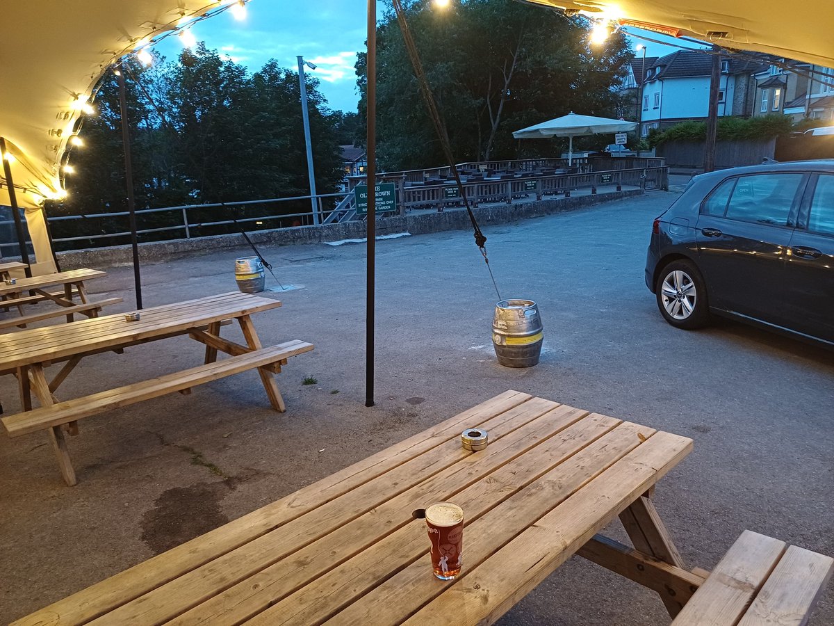 Juzza07's tweet image. Good evening Weybridge!

theoldcrownweybridge.co.uk

#gelovejuzza07
#oldcrown