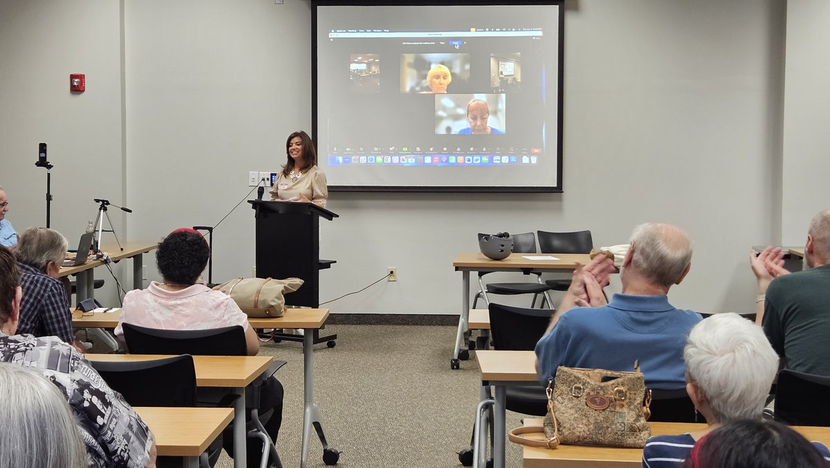 VoteNancyMillan's tweet photo. What a great time getting the message out to the @northtampadems about the good work we're doing in the Hillsborough County Tax Collector's Office! https://t.co/6nT3PdFKbn
