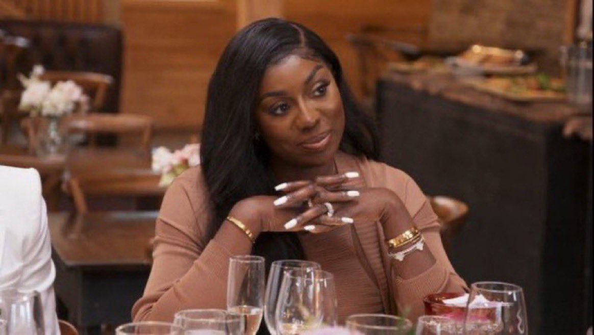 Jess is kinda right cause why would you tell this girl who is boo-hoo crying to go and yell at this man she's known for 4 days infront of God and country #loveIsland