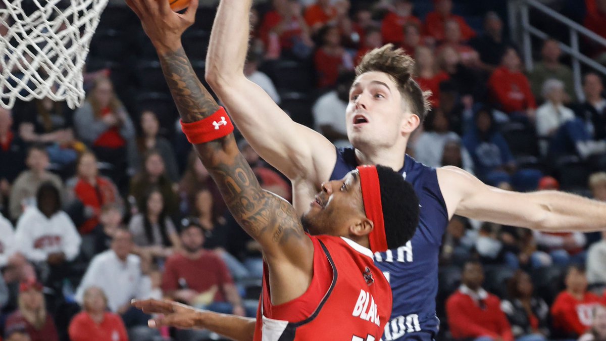 How about some double overtime showtime?!🎩🏀

The Govs claimed a 95-91 2OT win against North Florida in Clarksville, led by a 3⃣0⃣ point night by <a href="/Sai_Dub/">Sevon Witt</a>!

#BleedRed | #LetsGoPeay