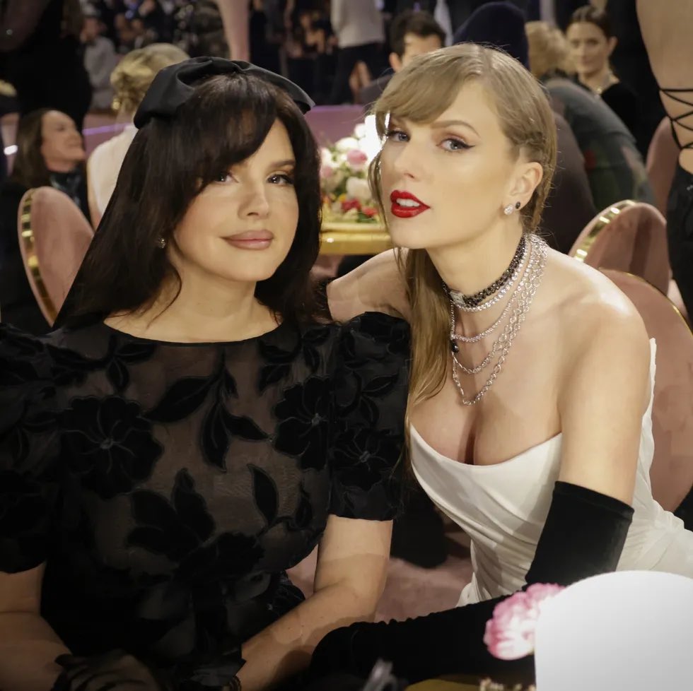 ☕️ • Lana Del Rey, Taylor ve Eras Tour’un başarısı hakkında şunları söyledi;

“Bana birçok kez bunu herkesten çok istediğini söyledi. Ve ne kadar şaşırtıcı; tam olarak istediğini elde ediyor. O çok istekli ve bence gerçekten karşılığını aldı.”

#LanaDelRey #TaylorSwift