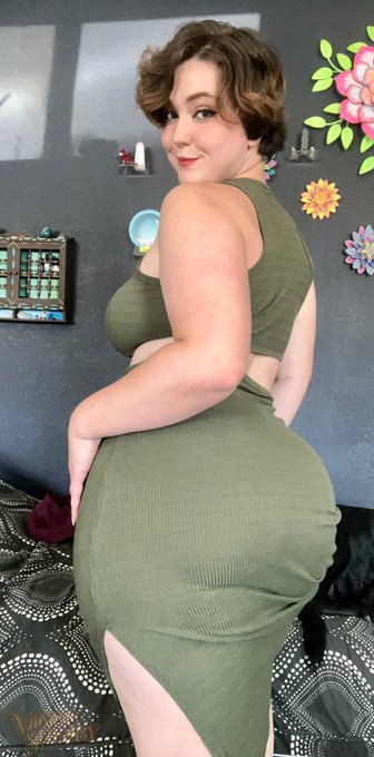 Watch Vixenshelby's leaked NSFW photo on TwXstars