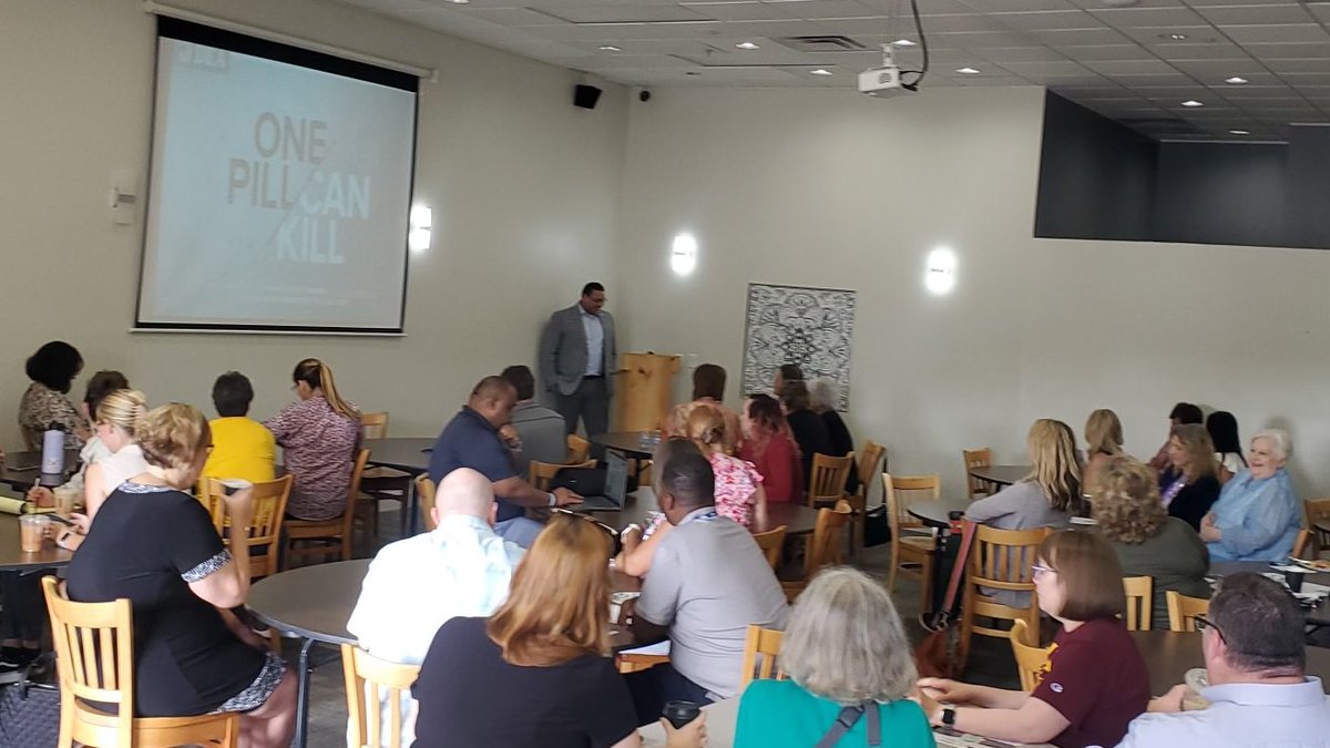 DEA talked about drug trends this week in Columbia, MO, including deadly #fentanyl 💊! Be aware: #OnePillCanKill