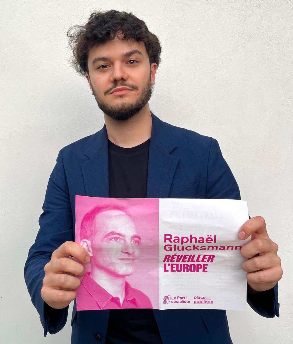 AlexandreLZ_'s tweet photo. Le 9 juin #JeVoteGlucksmann 

Pour #RéveillerLEurope, pour une 🇪🇺 plus sociale, solidaire, écologique, contre la précarisation de la jeunesse, pour combattre les paradis fiscaux, pour la paix et la liberté, c’est avec @rglucks1 ✅🗳️ https://t.co/aQBVTvNHou