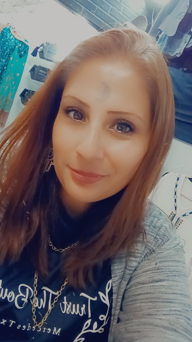 JoannaS18095313's tweet photo. Messing around at work lol 🥰😘❤️🔥🚀👑 #For_Forever My Love 💕 ✨ https://t.co/Zh5F2gU1CE