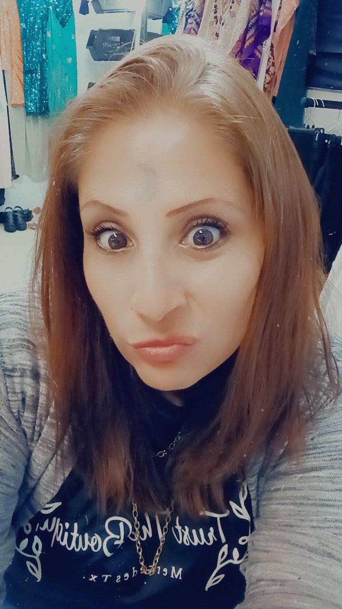 JoannaS18095313's tweet photo. Messing around at work lol 🥰😘❤️🔥🚀👑 #For_Forever My Love 💕 ✨ https://t.co/Zh5F2gU1CE