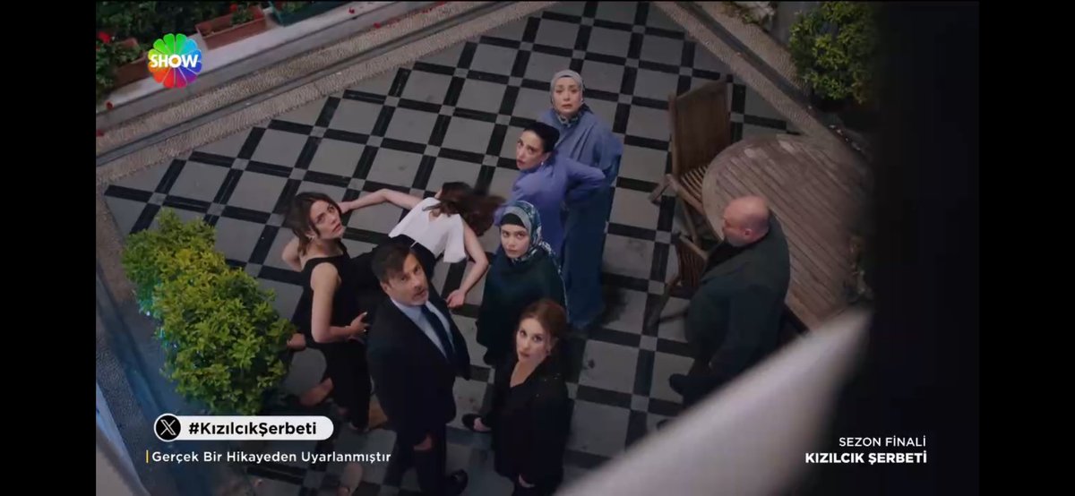 tv_sever's tweet photo. Fatih itmedi Görkem atladı anladıkta bundan sonra nereye bağlayacakları merak konusu. Emeklere sağlık tam da Sezonun sonuna yakışan bi bölüm  (hatta inşallah ölüm 😂) oldu. Yeni sezonda görüşmek dileğiyle ✨ #KızılcıkŞerbeti https://t.co/MFDMvC8TXt