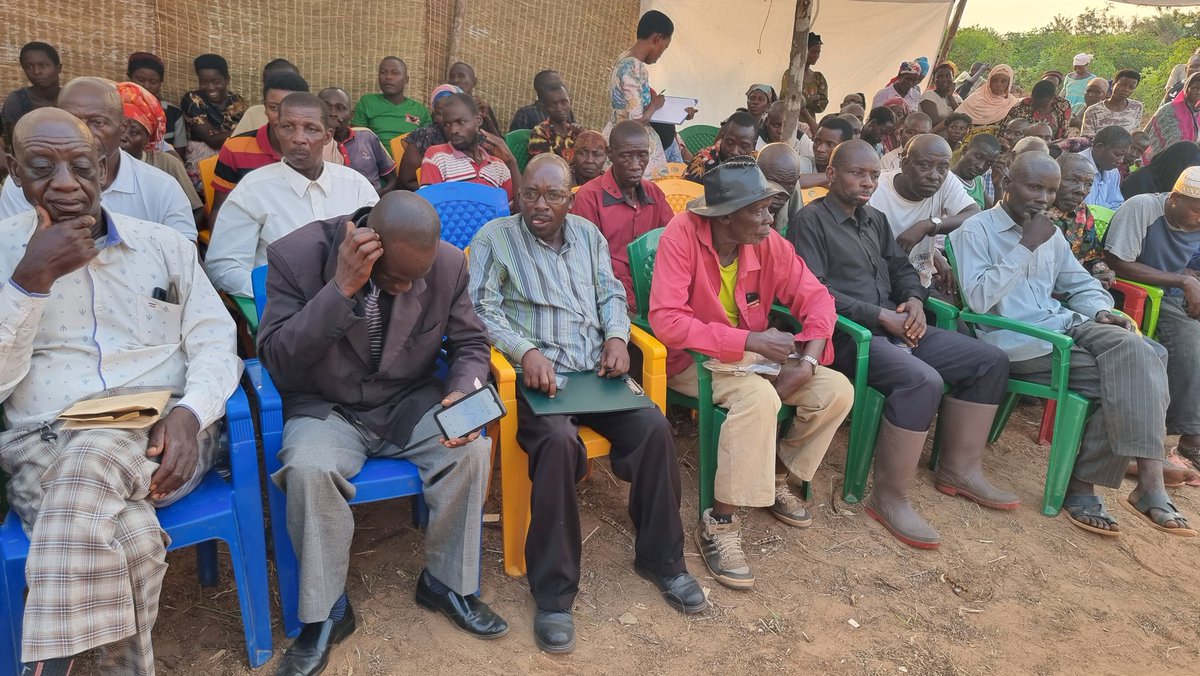 izerefmrumonge's tweet photo. Relance des activités de construction du site #NkurunzizaCity en zone #Gatete de la commune et @Rumongeprovince (sud-ouest du #Burundi) ce jeudi. Benjamin Bikorimana, représentant légal, appelle aux propriétaires des parcelles de se préparer à leur construction https://t.co/YxmtkWLsWs