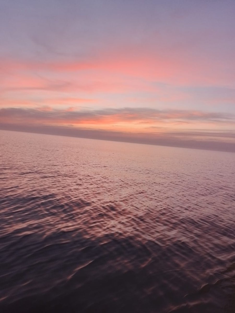 narajuarez23's tweet photo. El siempre se acuerda que me encantan los atardeceres🚤⚓ https://t.co/EmO11aaAaG