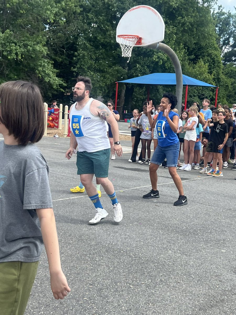 MBReeseAES's tweet photo. AES Staff vs Student Basket Game in full effect! 🏀 #tqtweet @AES_TQStars 🌟 https://t.co/odfT6cXyLA
