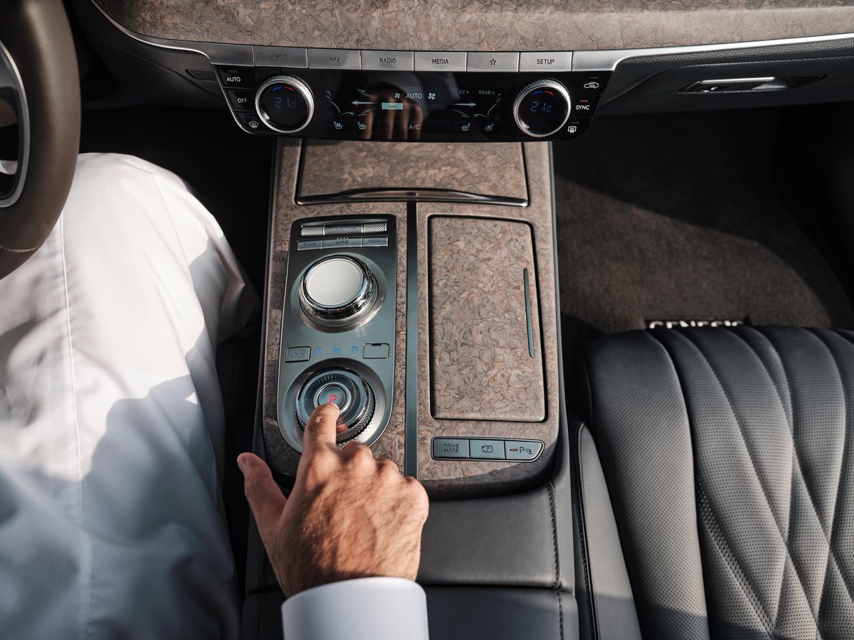 Genesis_MEA's tweet photo. Every detail inside the G80 is designed for comfortable luxury, from premium leather seats all the way to cutting-edge technology.
#Genesis #GenesisME #ElectrifiedG80 https://t.co/cXlbgsd78I