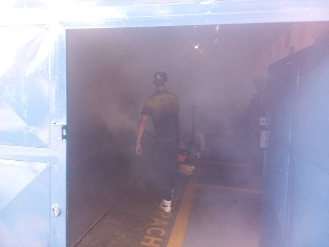 bladimirguerra8's tweet photo. Por instrucciones del GD Cmdte Logistico @CeofanbColop se efectuó fumigación en el Almacén General de la Dirección de Intendencia del #COLOP @CEOFANBVE en pro del bienestar del personal y en cumplimiento al plan de preservación y conservación del material clase II de la #FANB https://t.co/XmZ8E2wQoJ