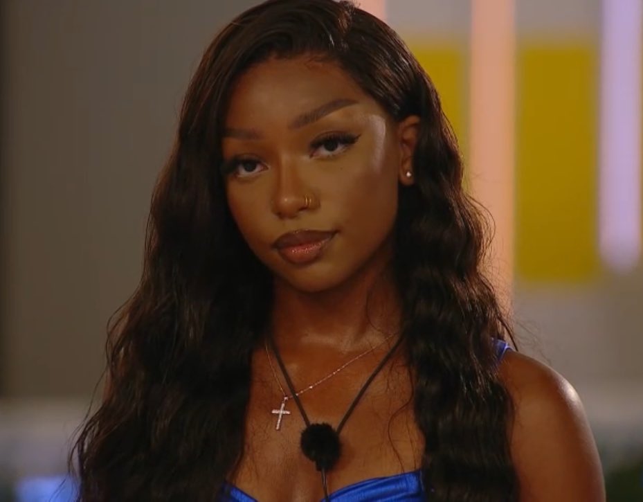 CHENFORDSEN's tweet photo. THIS IS A FACE CARD THAT MUST NOT LEAVE THE VILLA #loveisland https://t.co/06kWLtKZoK
