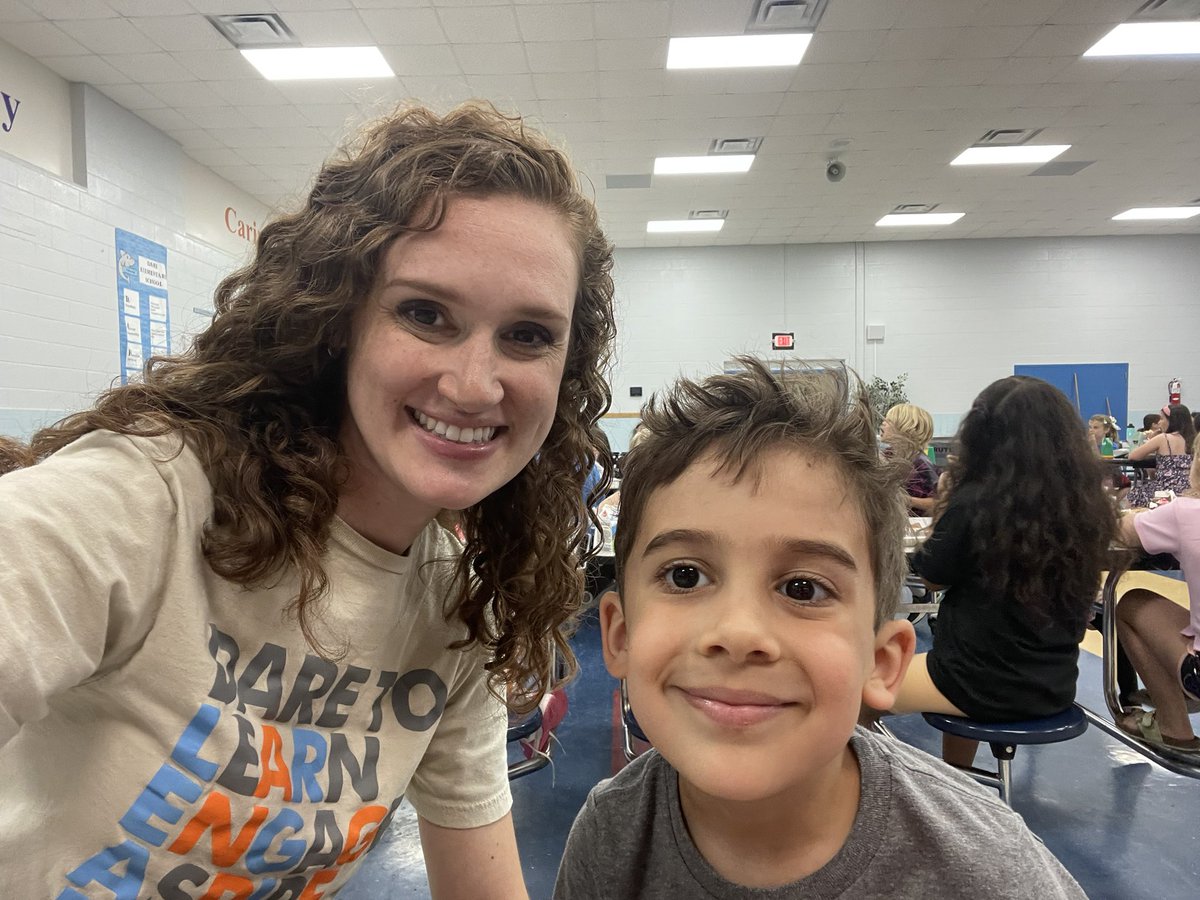 Lindsay N. Kidd, Ph.D. (@lindsaynkidd) on Twitter photo This was an extra special year with my own <a href="/DareDolphins/">DES</a>! <a href="/TRGillispie/">Tiffany Gillispie</a> was such a gift to our family. 💙🐬 This was an extra special year with my own <a href="/DareDolphins/">DES</a>! <a href="/TRGillispie/">Tiffany Gillispie</a> was such a gift to our family. 💙🐬