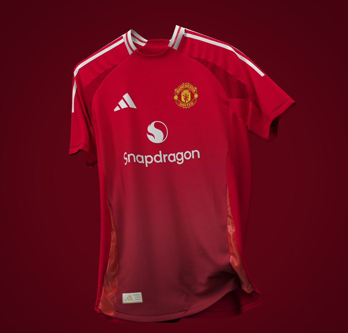 UtdLoyals_'s tweet photo. ‼️If Kobbie Mainoo manages to score ONE goal for @England over the course of the Euro’s competition. I’ll be giving away THREE #MUFC 24/25 jerseys with his name on the back. 

To Enter: 

LIKE THIS POST ❤️ 
RETWEET 🔄
TAG 3 ACCOUNTS 🤝 

(Must be following @ManUtdMania_) https://t.co/QDvsPI82Z0
