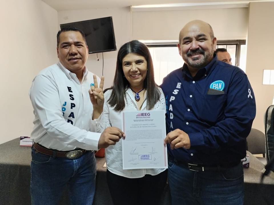 Pilarortega's tweet photo. Hoy acompañé a @JorgeEspadasMX a recibir su constancia de mayoría como Diputado Local por el XXI distrito. 
¡Muchas felicidades y todo el éxito ! 
#leonAzul💙
#Elecciones2024 https://t.co/49gYfxMl9n