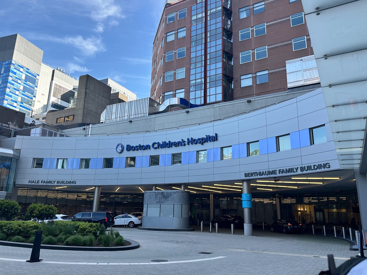 drjulielee's tweet photo. Finished up an exhilarating first week helping out with @BostonChildrens Project Mosaic Go-Live! #clinicalinformatics https://t.co/4E7BDce1Oa