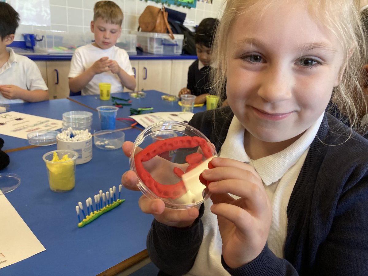 WoodFarmSchool's tweet photo. It was great to welcome ⁦@PSIOxford⁩ to the school this week - helping children understand how research is carried out. https://t.co/MSW18ScUqA