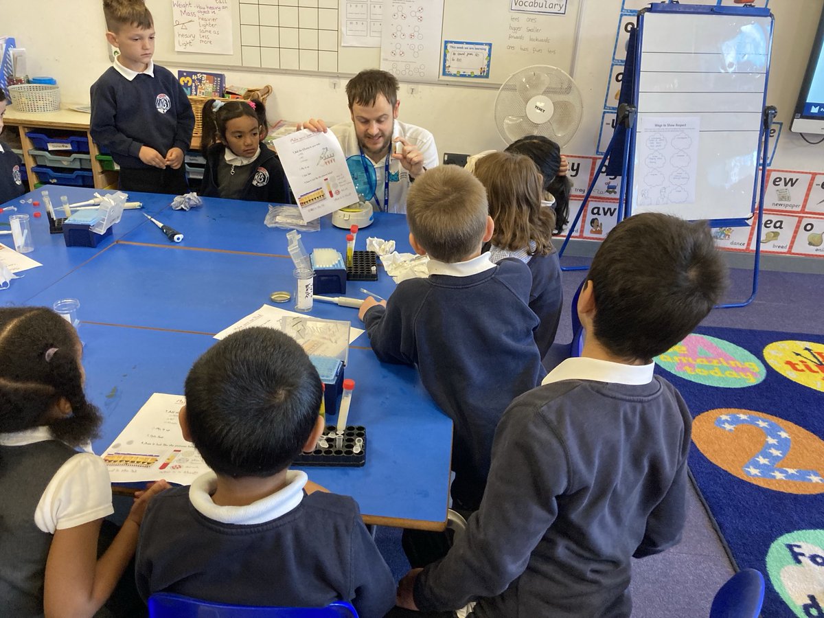 It was great to welcome ⁦<a href="/PSIOxford/">Pandemic Sciences Institute</a>⁩ to the school this week - helping children understand how research is carried out.