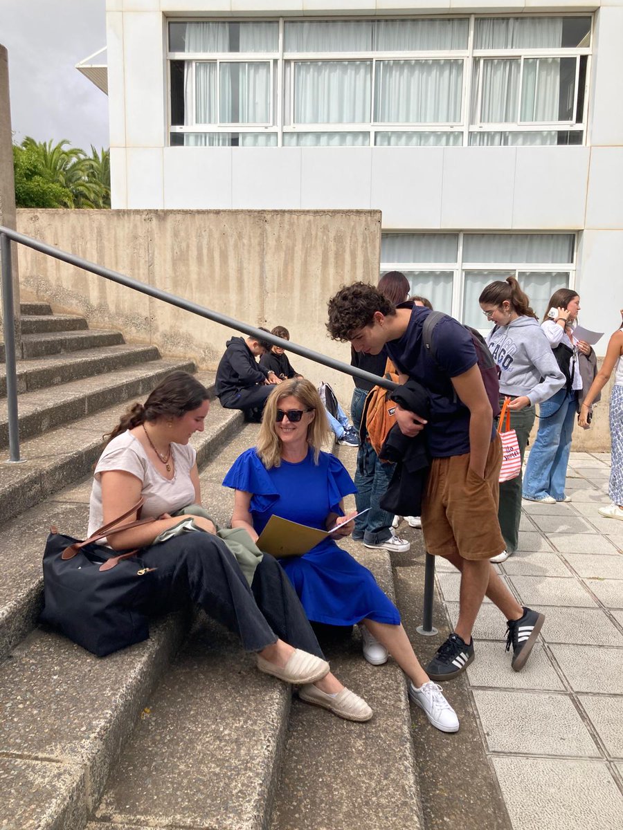 Montse M tweet media