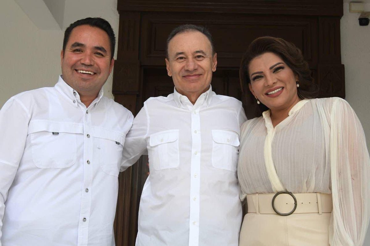 juntosheriberto's tweet photo. Un gusto saludar a Alfonso Durazo, gran gobernador que, junto al presidente Andrés Manuel López Obrador están haciendo historia en #Sonora y #México.

Mi reconocimiento y agradecimiento eterno por haberme permitido trabajar con él en este gran proyecto de la transformación de Sonora.

Ahora, desde el Senado de la República, sumaremos esfuerzos para que en #Sonora haya más bienestar y progreso.