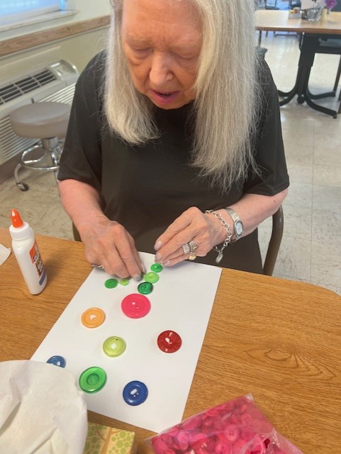 AzriaHealth's tweet image. We had such a great time creating our own unique button crafts at #AzriaHealthClarinda!

#AzriaHealth #ButtonCraft #Craft