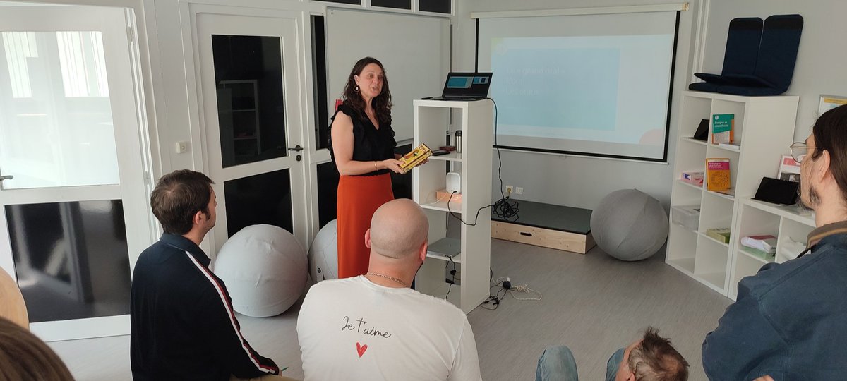 ota_dsden62's tweet photo. Du projet à la mise en pratique ! Investir un espace flexible issu d'un projet #CNR  :  formation proposée par l'OTA lab ce 07/06 au @LpoArtois autour de :
➡️ Aménagement des espaces
➡️ Numérique
➡️ Webradio
➡️ Oral
 avec @RomualdDelattre @62Babeth @ElodieLef13 et @PerrineTaine https://t.co/XpJSt7PIun