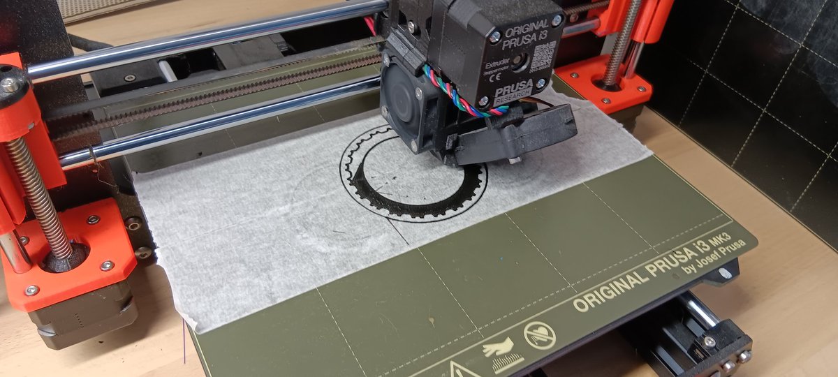 dronecz's tweet image. #Dnes3Dtisknu kola z TPU na auto od #3dsets (Rescuer). Teda tisknu je od stredy, kdy mi prisel filament, ale az dnes se mi podarilo vytisknout konecne cele kolo. To trvalo 7 hodin, takze to je cca jedno za prac. dobu 😕. Jeste jich potrebuji 7, jelikoz mam ty auta 2.. 🙂