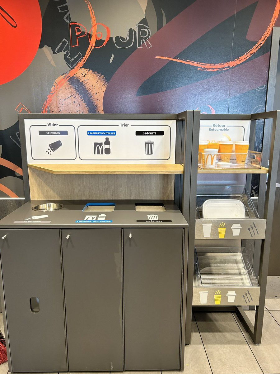 andreanne_fiola's tweet photo. 1er McDonald’s au Canada avec de la vaisselle réutilisable. 🍽️ Tout ça grâce au règlement 868 régissant la distribution d’objets à usage unique de la Ville de Terrebonne 🙌 Quand on le veut et qu’on travaille fort, on peut y arriver!! #réductionàlasource https://t.co/M4JmJjwFeV