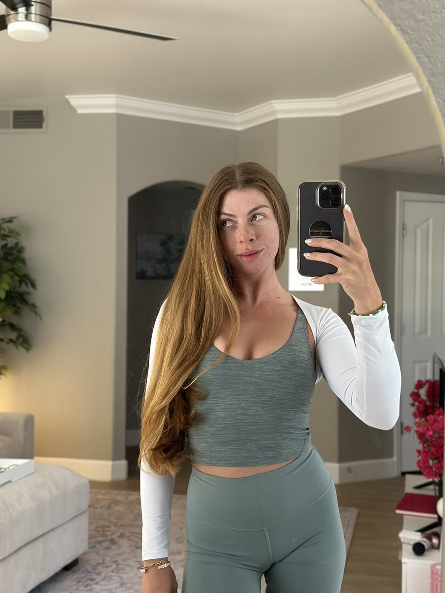 itscaddieissues's tweet image. Anybody golfing today? Take me with you?? 
-
#caddieissues #weekend #weekendgolf #redhead