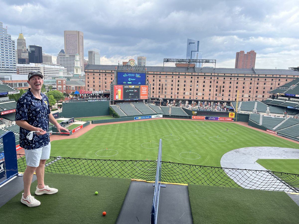 WardBolandAssoc's tweet image. A day of golf like no other! 🏌️‍♂️ 

Yesterday at Camden Yards, we teamed up with colleagues from both Vertiv and Accu-Tech for some spectacular upper deck tee shots. What an experience! 

#upperdeckgolf #InnovativeEvents