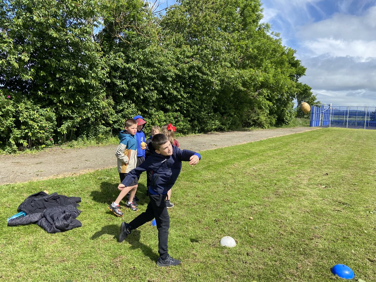 MissManson_APS's tweet photo. P4 Weekly Snapshot📸 What an exciting week… we LOVED our visit from Paralympian @SMeenagh and we totally impressed him with our questions! P4 will be starting their own fan club for the 2026 Winter Olympics⛷️ Also, thanks @MrsGallAPS &amp; P5 for our fun run today🏃‍♂️ @airthprimary https://t.co/PEedqbYmpd