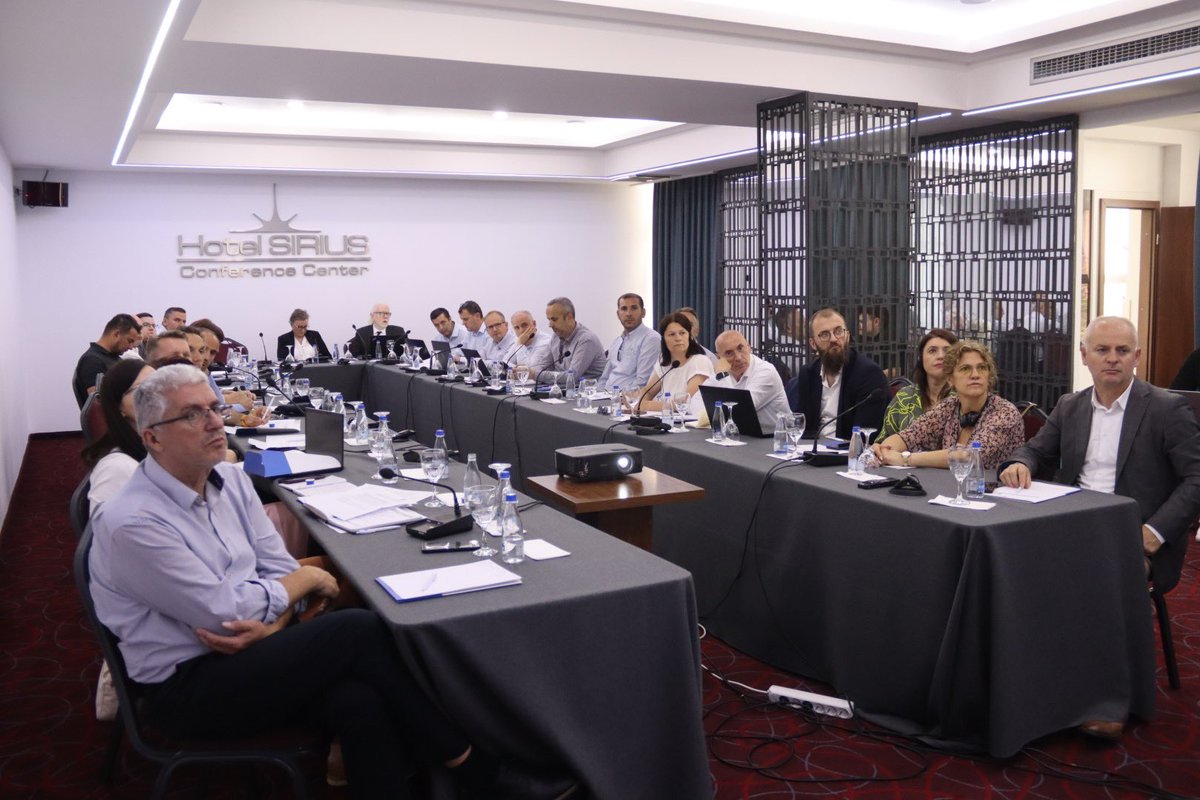 UNDP_Kosovo's tweet photo. In cooperation w/ Chief Digital Office of UNDP &amp; Digital Transformation Unit of OPM concluded a 2-day #DataGovernance event in Pristina! Central institutions officials gained insights into data governance frameworks &amp; stakeholders engaged in a dynamic needs assessment workshop. https://t.co/WhBsMG4OZS
