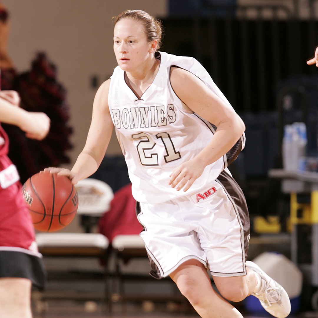 BonniesWBB's tweet photo. Excited to have @StefCollins6 back on campus this weekend for her Hall of Fame induction 🟤⚪️ https://t.co/1r7giPMB0G