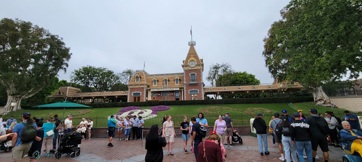 Disneyfan9523's tweet photo. I'm Here At Disneyland Park Getting Ready For A Magical Day And To See Fantasmic Again But From The Blue Bayou Dining Package Viewing Area.#Disneyland #Fantasmic #Disney #Disney100 #Disney100YearsOfWonder #WaltDisney #MickeyMouse #SorcererMickey #WaltDisneyCompany #D23 https://t.co/Bi7C832fM5