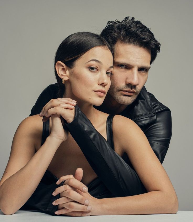 alina_binafsh's tweet photo. Sevdiğim 4 güçlü mafya çift ❤️🔥😎
#halzey #ilcey #ramber #asfer https://t.co/pI6ZlZ16Sw
