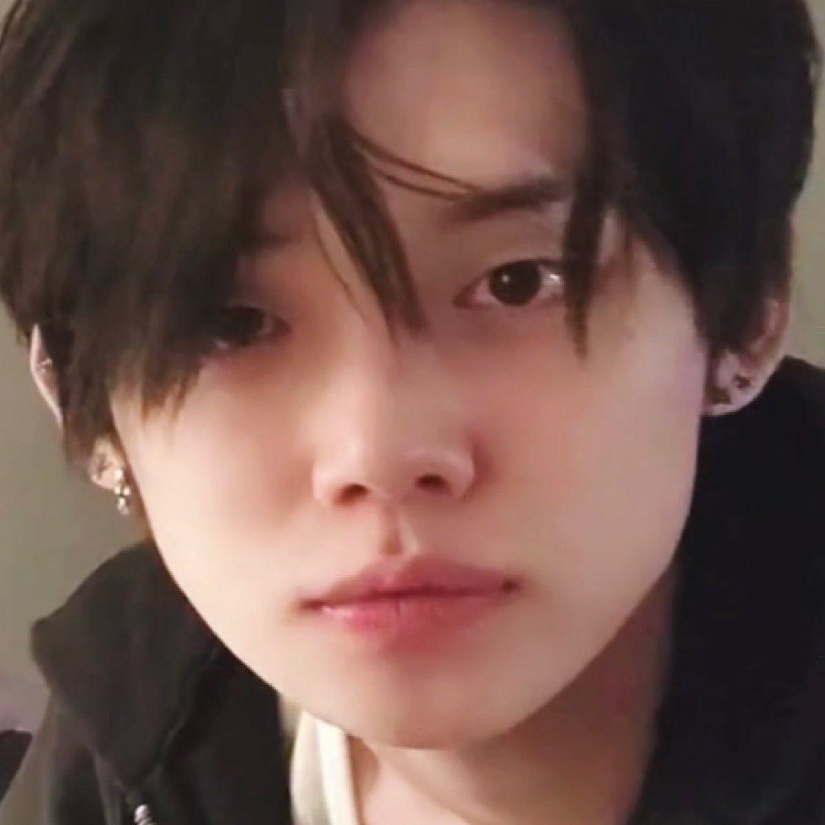 berylzzn913's tweet photo. 𝑨𝒓𝒎𝒂𝒈𝒆𝒅𝒅𝒐𝒏.                             아마개똥 https://t.co/yvIsA9ReWm